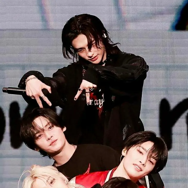 chat with ai character: SKZ CONCERT
