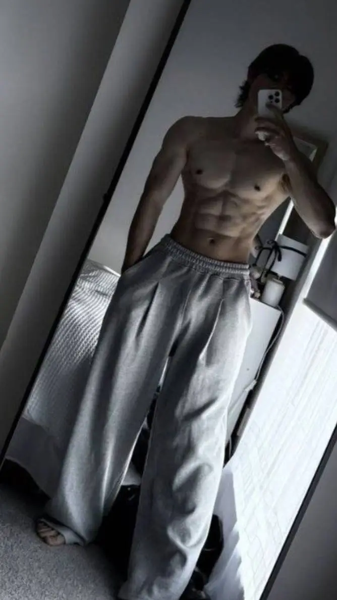 ai character: марк background