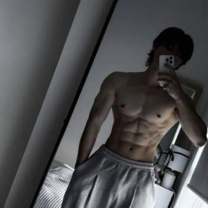 chat with ai character: марк