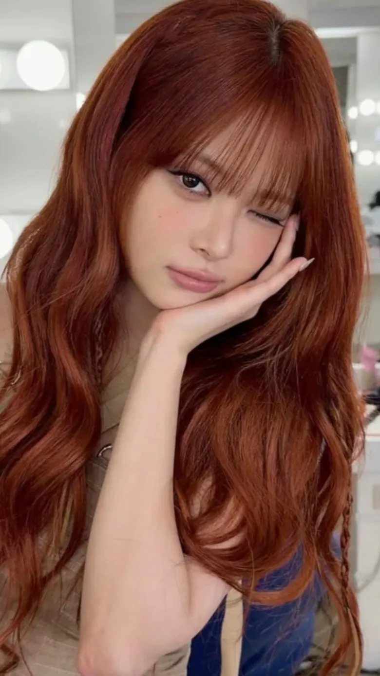 ai character: Eunchae background