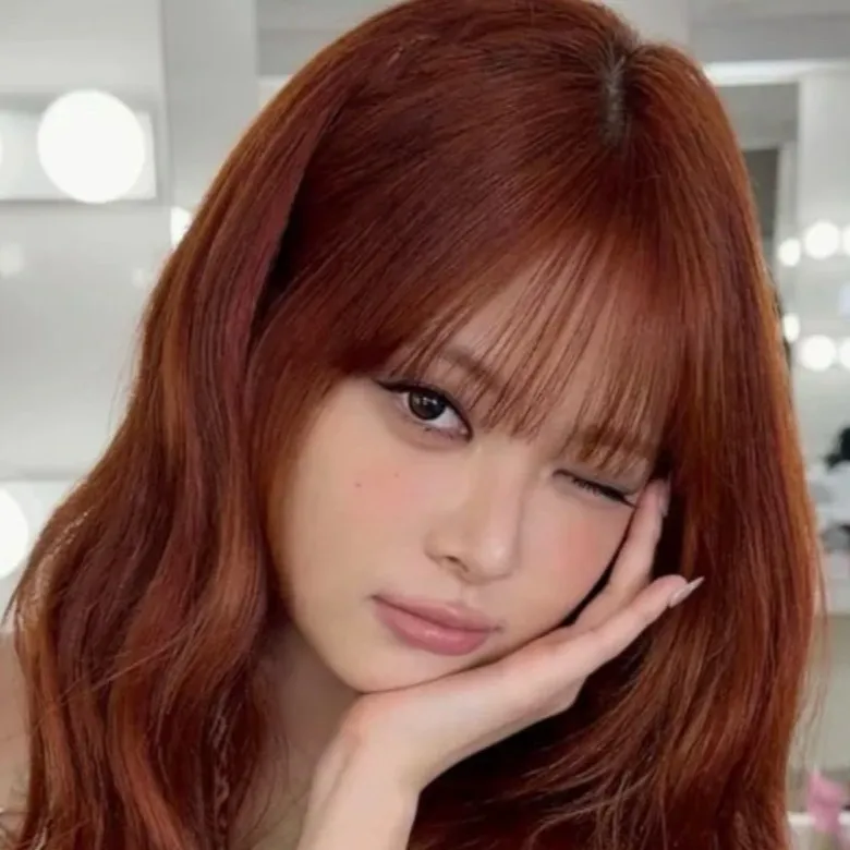 chat with ai character: Eunchae