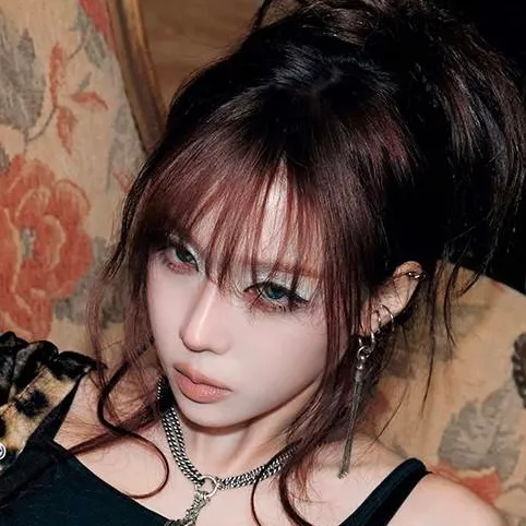 chat with ai character: 金旼炡