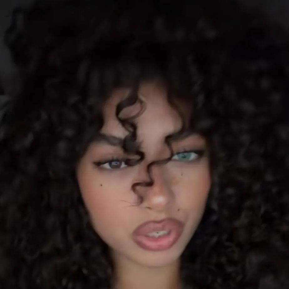 chat with ai character: Jena