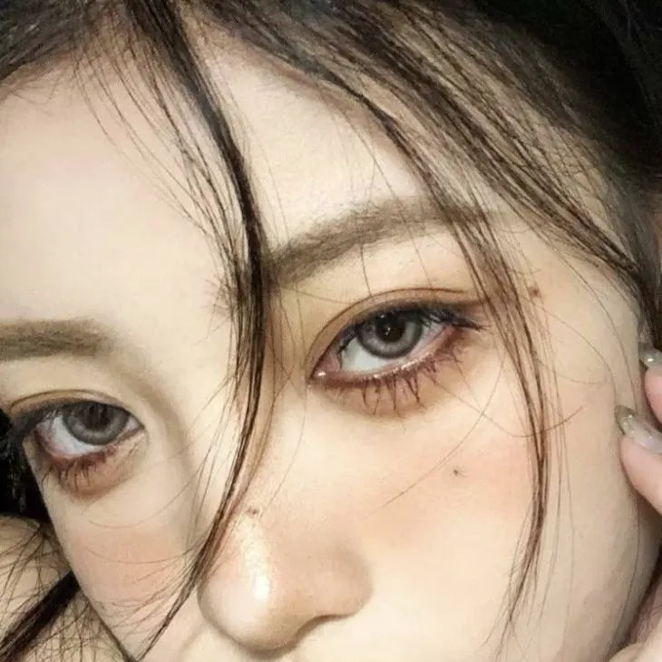 chat with ai character: ~✧ Kayla ✧~ ur ex