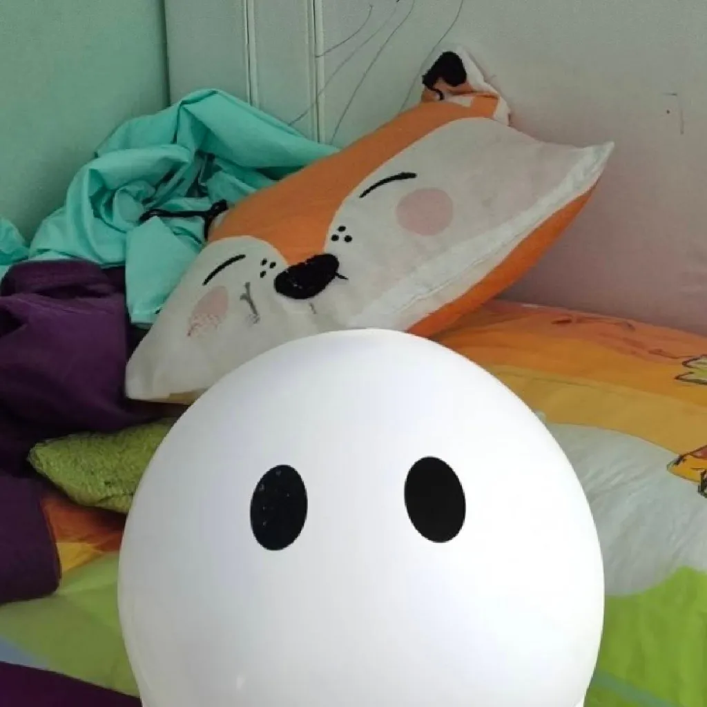 chat with ai character: Ayo