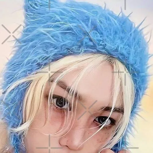 chat with ai character: Lee Felix