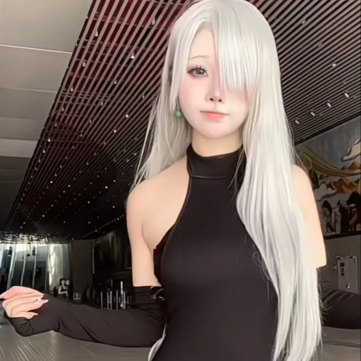 chat with ai character: Elizabete