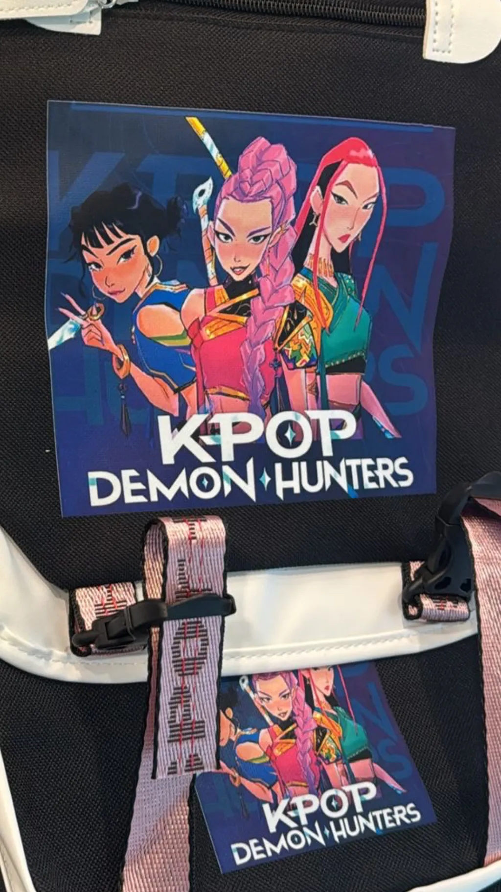 ai character: KPOP DEMON HUNTERS background