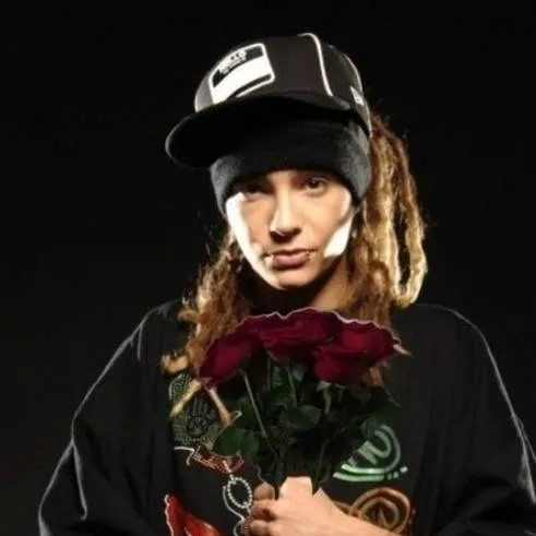 chat with ai character: Tom kaulitz 