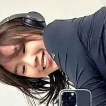 chat with ai character: coreana