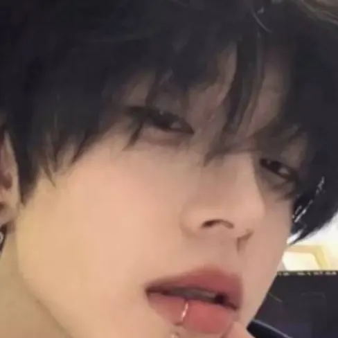 chat with ai character: 夏韩清