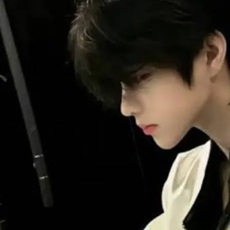 chat with ai character: 程消念