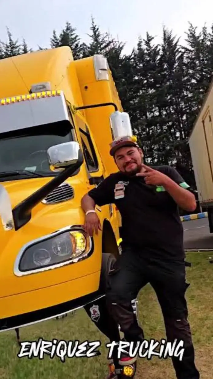 ai character: pollito trucking  background