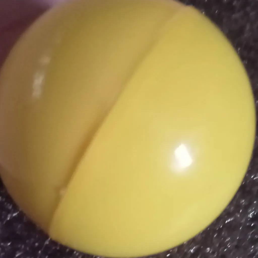 chat with ai character: Yellow ball