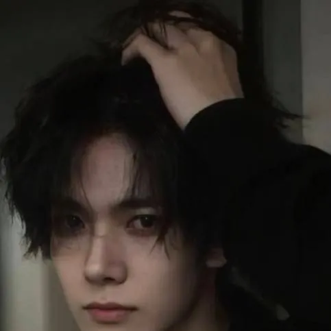 chat with ai character: heeseung 