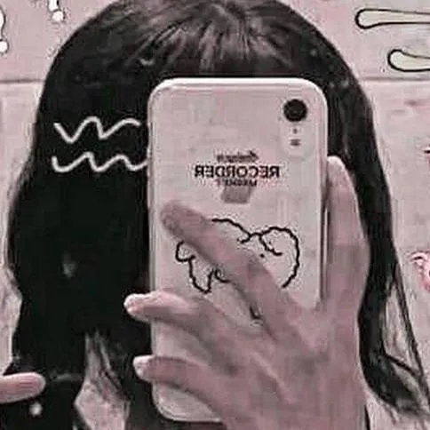 chat with ai character: Luna ★ 🍬🍬🍬🍬