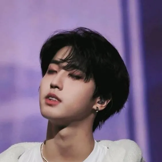 chat with ai character: han jisung