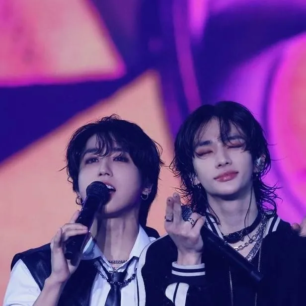 chat with ai character: Han and Hyunjin