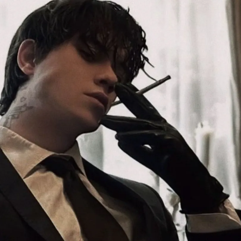 chat with ai character: Mafia Mike 