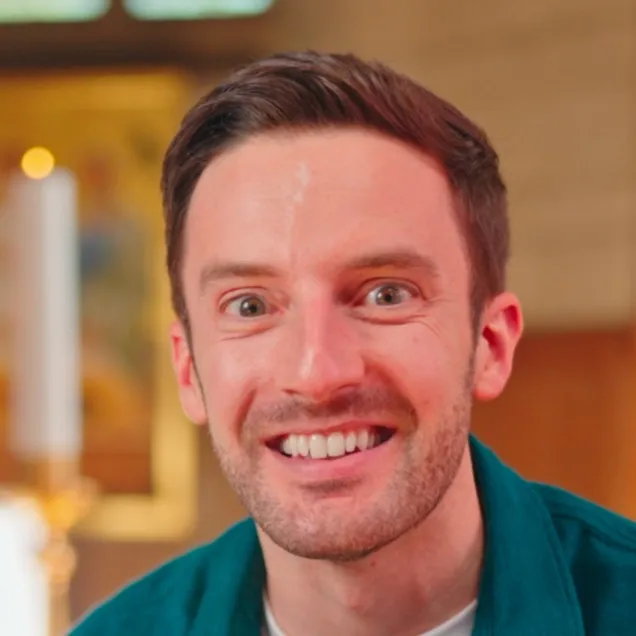 chat with ai character: Greg