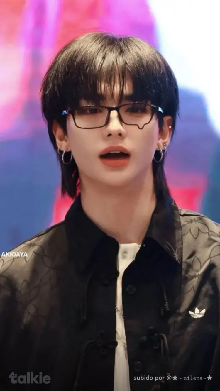 ai character: hyunjin background