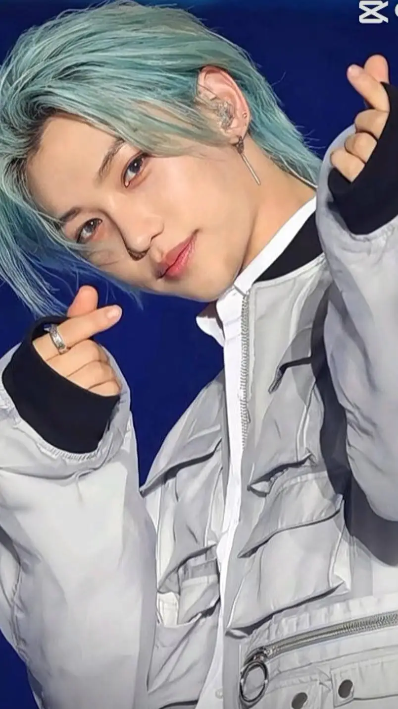 ai character: Felix 💝 background