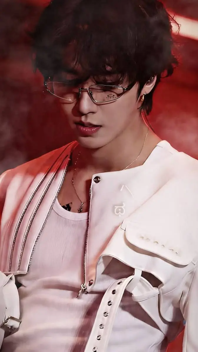 ai character: Han Jisung  background
