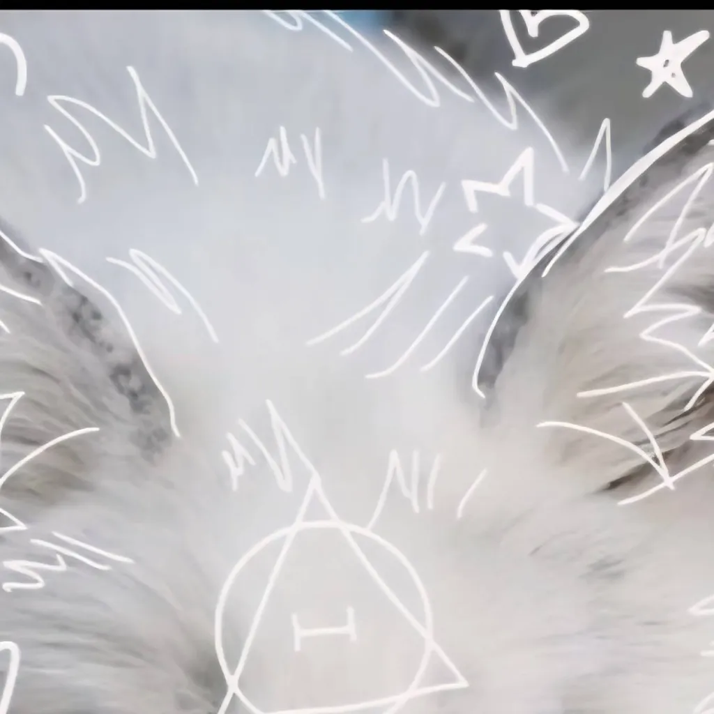 chat with ai character: snow fox (therian)