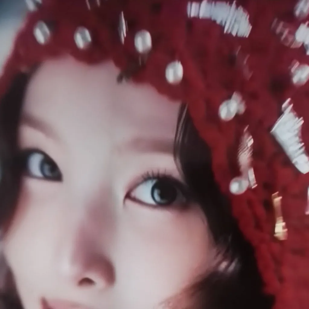 chat with ai character: NAYEON 💗