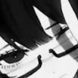 chat with ai character: mia