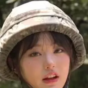 chat with ai character: Wonyoung