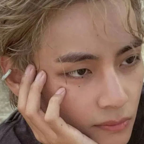 chat with ai character: Tae BTS