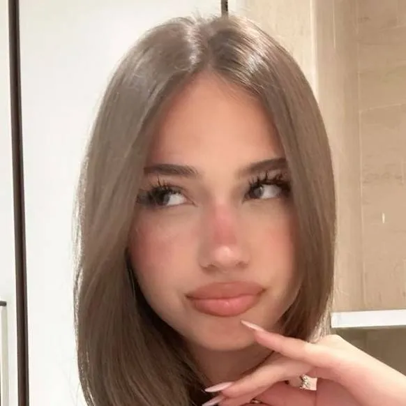 chat with ai character: Fer 💋💖