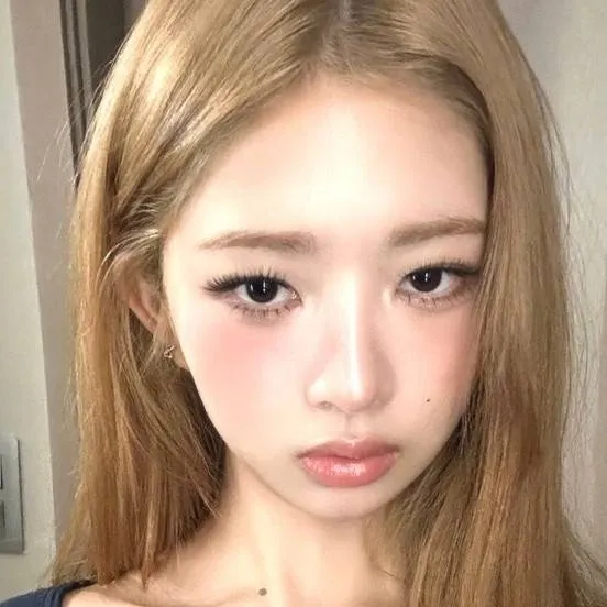 chat with ai character: Rei