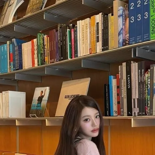 chat with ai character: Wonyoung 