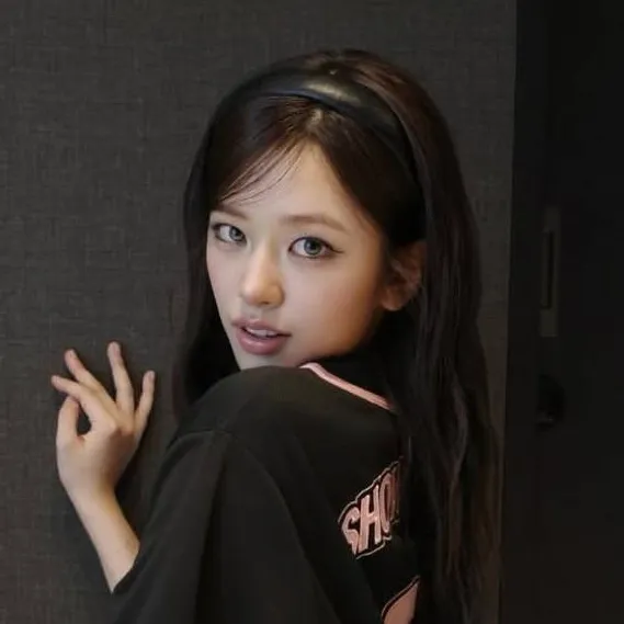 chat with ai character: Yujin 