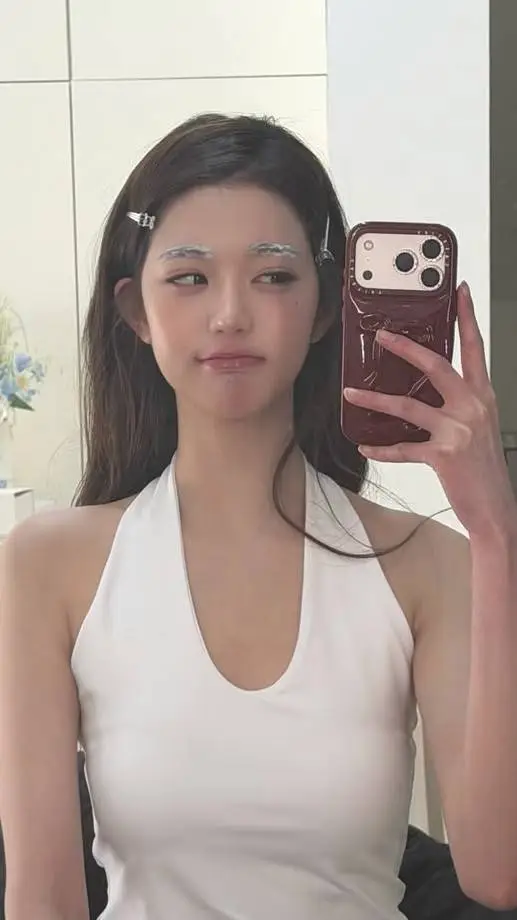 ai character: Wonyoung  background