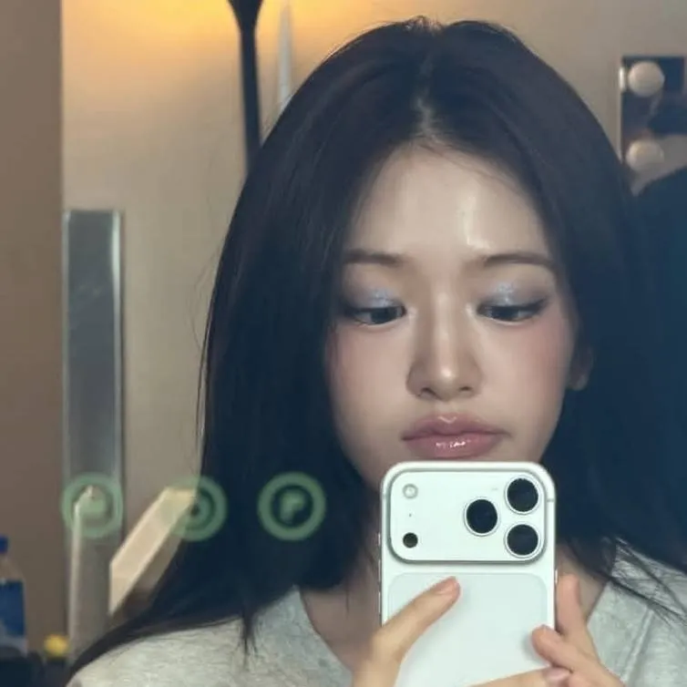 chat with ai character: Yujin IVE
