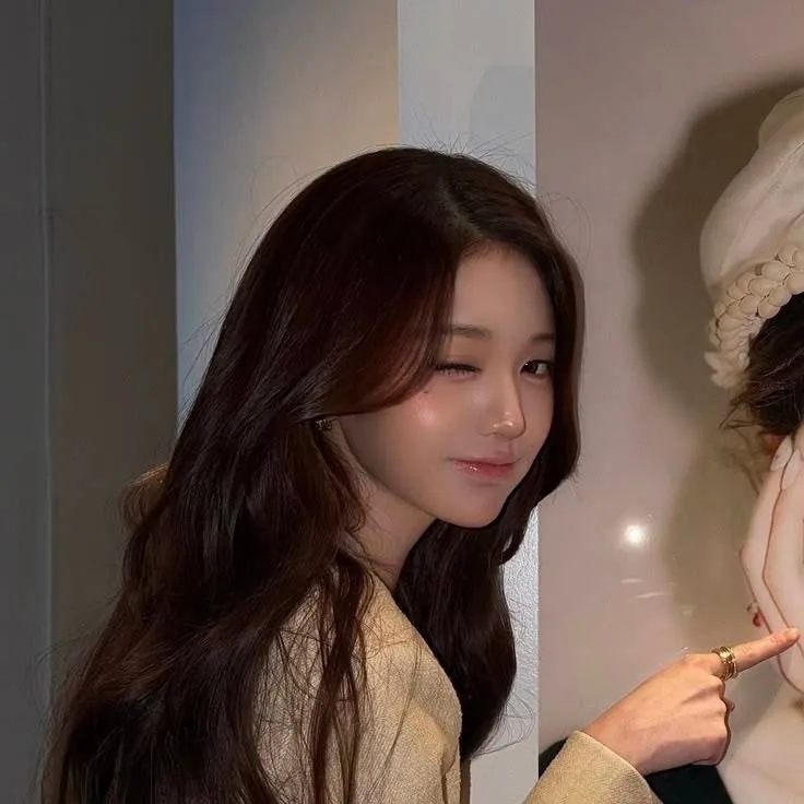 chat with ai character: Wonyoung 