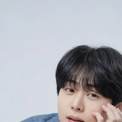 chat with ai character: kim mu_jun