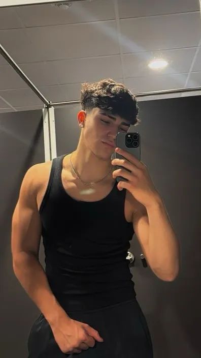 ai character: Dylan background