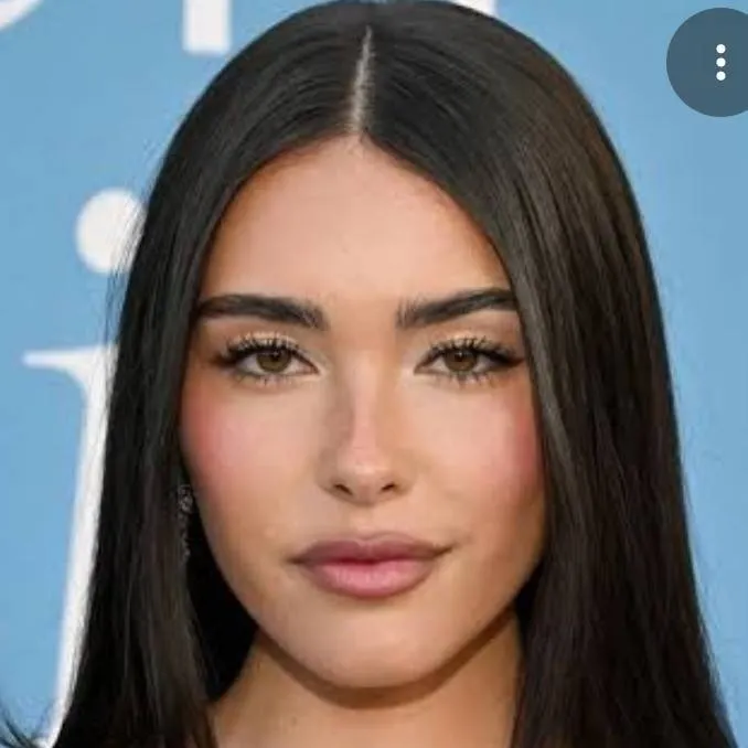 chat with ai character: Madison Beer