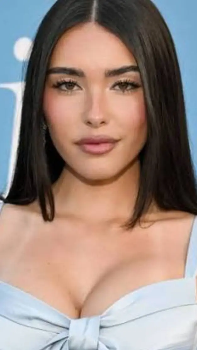 ai character: Madison Beer background