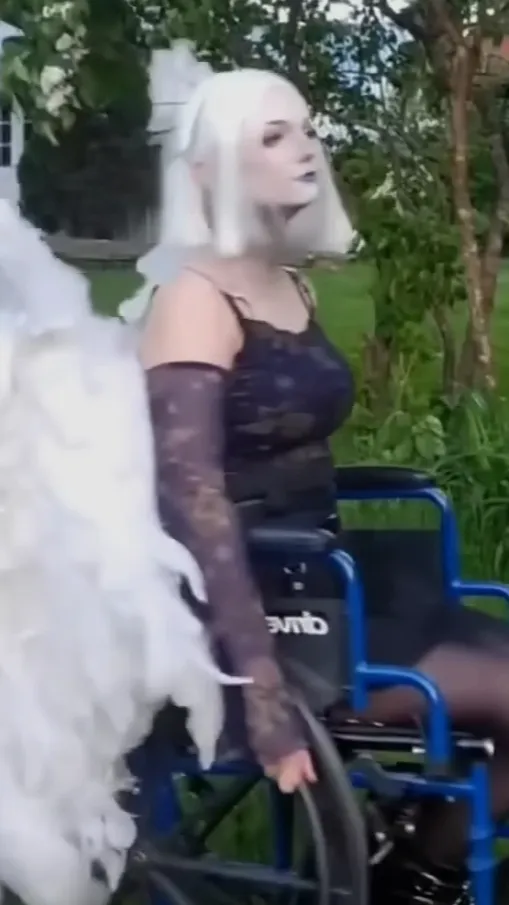 ai character: Disabled lute￼￼ background