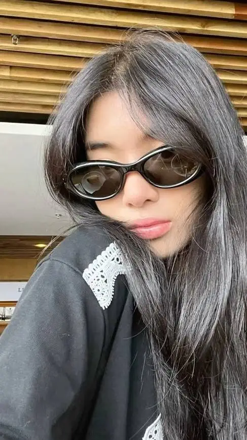 ai character: Sophia laforteza background