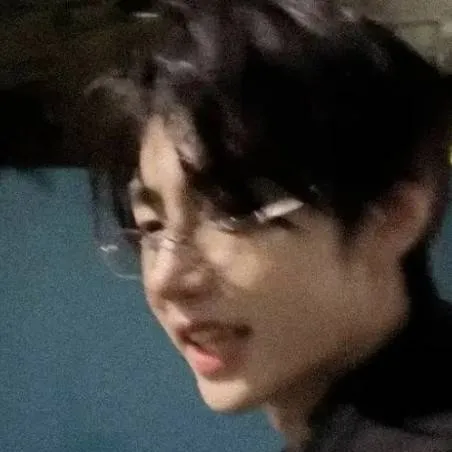 chat with ai character: Jungwoon