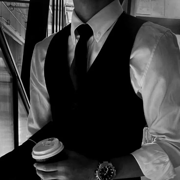 chat with ai character: David