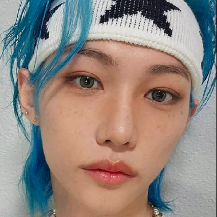 chat with ai character: Lee Felix