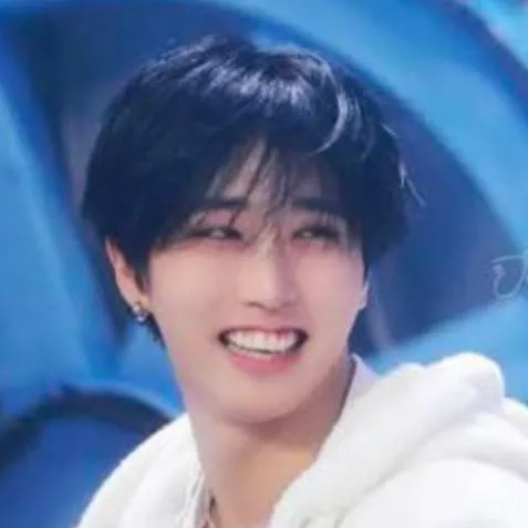 chat with ai character: Han Jisung 🐿️