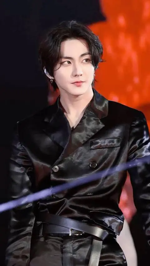 ai character: Jungwon~🐱 background